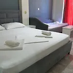 Prive 4*